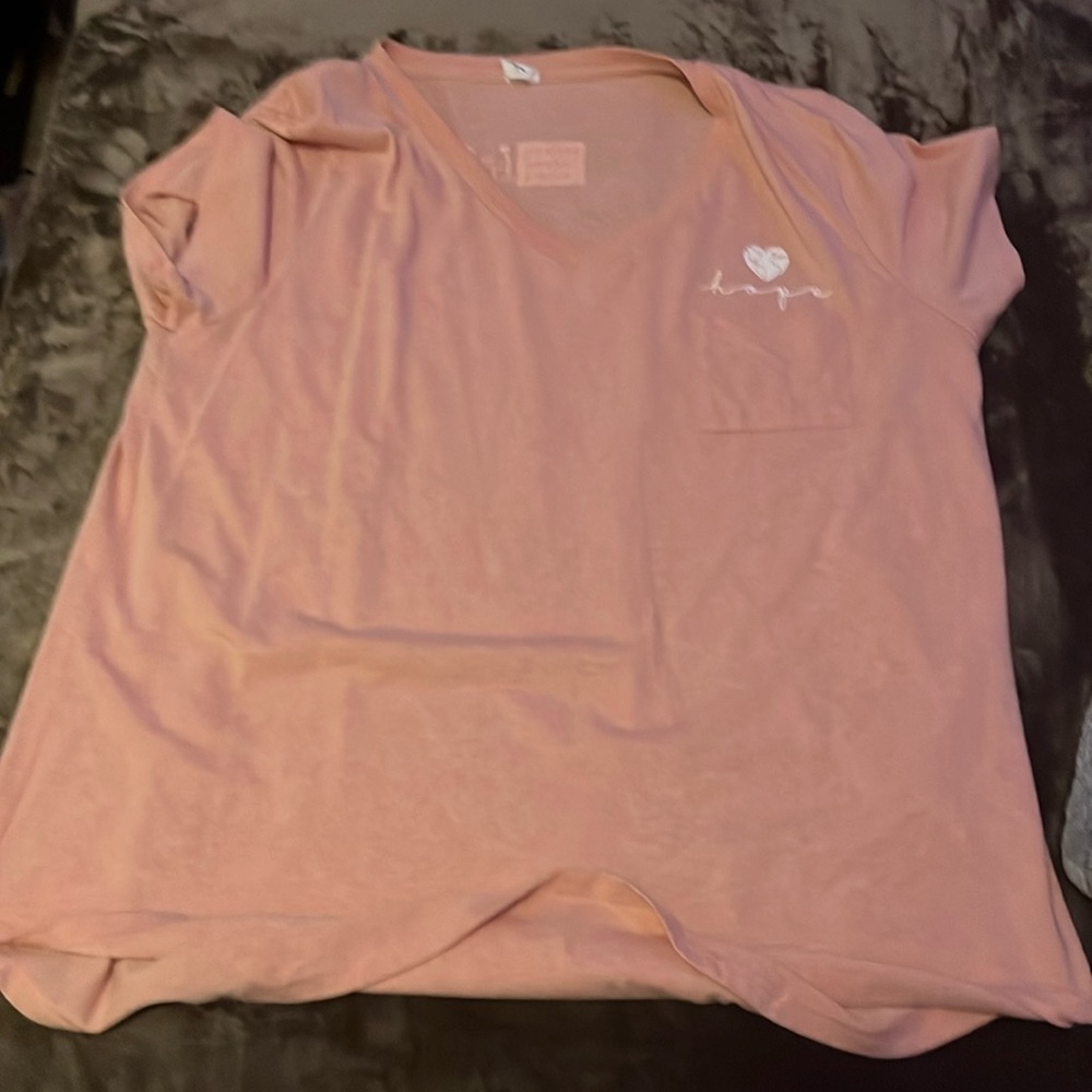 XL women’s t-shirt.Baby pink